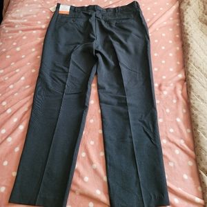 Van Heusen 38x30 non-iron traveler pant